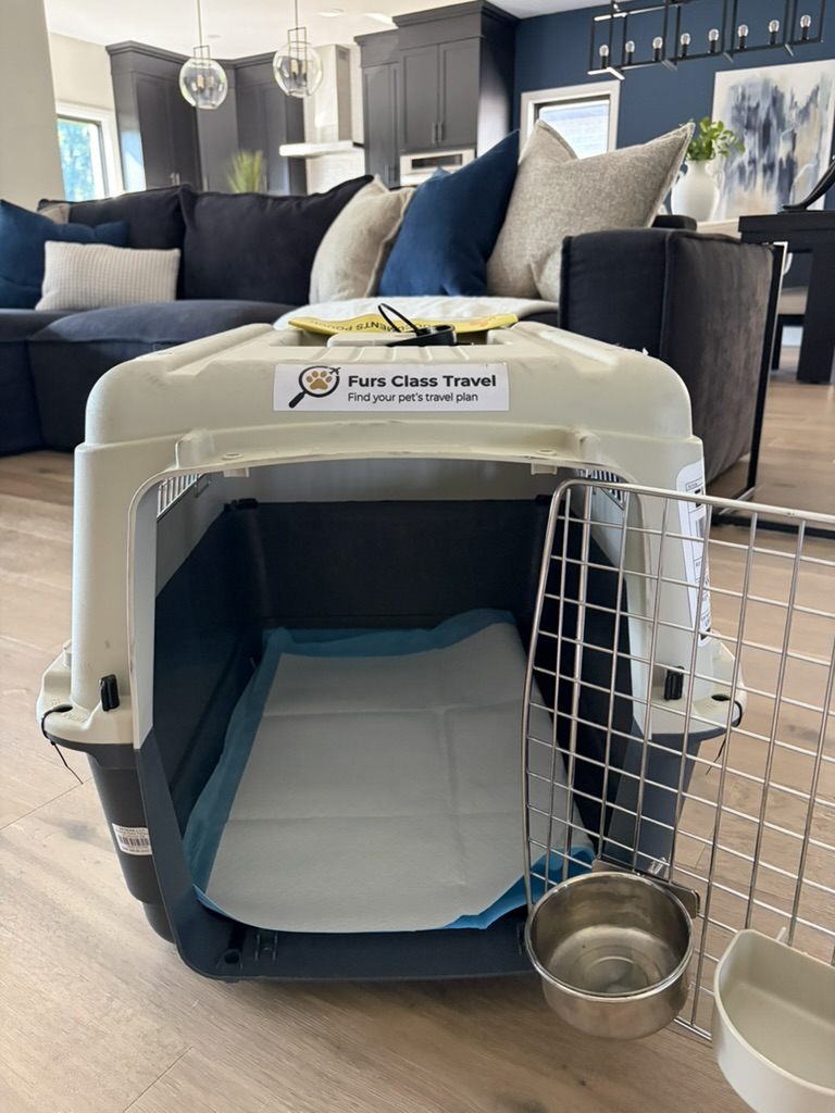 Furs Class Travel IATA-compliant pet travel crate with metal door and absorbent liner